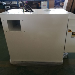 Máquina de planchar industrial Zoyer con brazo oscilante y mesa de vapor grande para fábricas de ropa de 0.85 Kw - Product Image 3