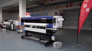 Impresora UV de rollo a rollo I3200 de 4 cabezales para interiores y exteriores de 180cm para impresión de película de pancarta adhesiva - Product Image 5