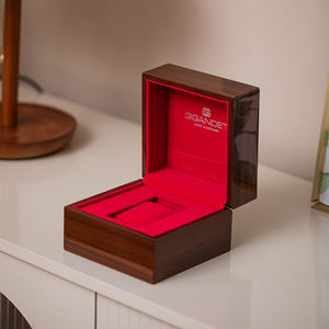 Boîte à montre en bois personnalisée boîte de rangement protectrice en cuir PU daim montre cadeau oreiller en mousse marque personnalisée de luxe - Product Image 1