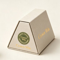 Boîte cadeau pliable avec fermeture magnétique, emballage rigide en carton pour cosmétiques, avec insert en mousse pour sérum, parfum et autres produits de soin.