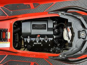 300 PS Kompressorverstärkter RXP X 300 Fiberglas-Jetski Jetboot 4-Takt Mit Launch Control Eco Sport Modus Niedrige Betriebsstunden - Product Image 5