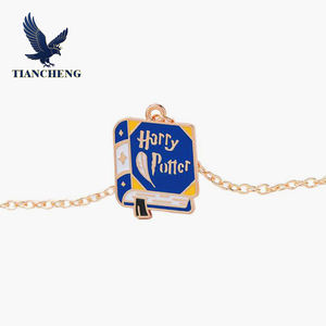 Collar con Colgante de Cadena de Eslabones Chapado en Oro con Diseño de Cuaderno Mágico de Aleación de Zinc, Moderno, al por Mayor, para Aniversario Unisex - Product Image 3