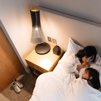 Lampe de table LED en bois nervuré, style nordique, avec abat-jour vertical à lattes, pour lecture, décoration intérieure, salon et chevet