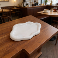 Assiette en céramique blanche créative et simple, style vintage écologique, design nuage irrégulier pour desserts et petits-déjeuners, idéale pour les fêtes