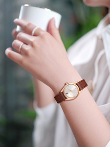 Set de Regalo de Lujo de 7 Piezas, Reloj de Cuarzo Cuadrado para Mujer con Correa de Cuero, Diseño Simple y Moderno, Regalo Festivo - Product Image 3