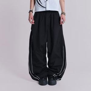 กางเกงขายส่งแบบกำหนดโลโก้เองได้ น้ำหนักเบา แฟชั่นลำลอง เอวยางยืด ผ้าโพลีเอสเตอร์ ดีไซน์ขอบข้างตัดสีแบบเรียบง่าย - Product Image 2