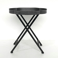 Plateau de rangement rond de luxe en métal noir galvanisé avec plateau en plastique amovible, design fonctionnel pour le service et le rangement