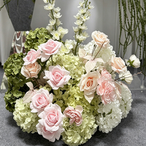 Arrangement floral artificiel rose et vert style forêt féérique pour mariage en extérieur et photomaton - Product Image 3