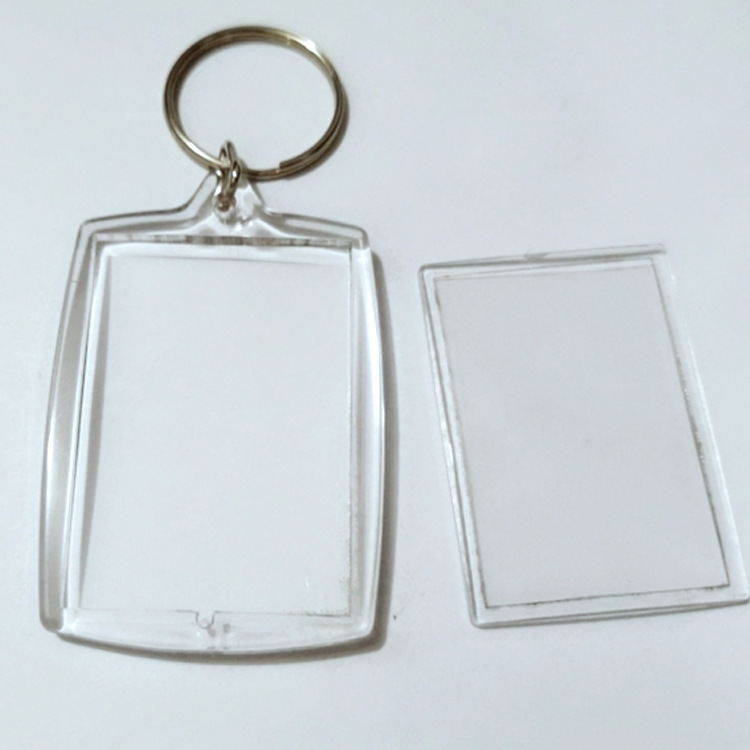 Exterior 4,0*5,5 cm interior 3,2*4,6 cm