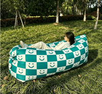 Canapé gonflable moderne bleu et blanc à carreaux - Portable, pliable, sans pompe, idéal pour le camping, la plage et les pique-niques en plein air