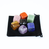 Nouvel ensemble de pierres à whisky en cristal sculpté pour la méditation, 7 chakras, pierres naturelles Reiki avec boîte Feng Shui, vente en gros