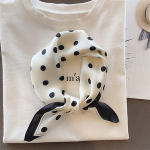 Foulard en <span class=keywords><strong>soie</strong></span> pour les cheveux Bandana de créateur, foulard en satin de <span class=keywords><strong>soie</strong></span> sergé, impression numérique, foulards carrés pour femmes, vente en gros - Product Image 4