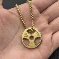 Collar de moda con diseño de mancuerna para hombre, popular colgante de acero inoxidable estilo europeo y americano para fitness y ejercicio