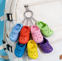 Porte-clés en caoutchouc PVC souple personnalisés en gros, mini accessoires de décoration pour chaussures Croc, chaînes porte-clés pour femmes