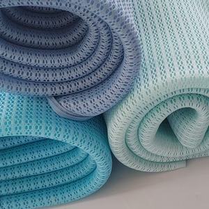 Sanduiche de tecido de malha de ar 3D poliéster com buraco redondo para sacola de cadeira calçados esportivos - Product Image 4