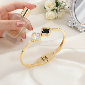 Bracciale Elegante in Acciaio Inossidabile Placcato Oro, Design Raffinato per Donne - Product Image 2