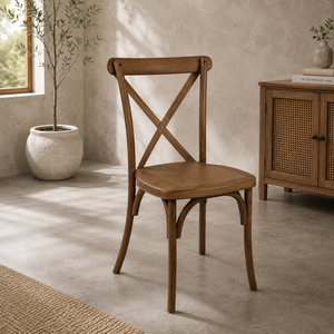 Chaise d'extérieur moderne en résine à dossier croisé, couleur châtaigne, résistante aux intempéries, élégante, pour patios, jardins, restaurants, hôtels ou usage personnel - Product Image 1