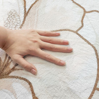 Tapis d'appoint en fausse laine style pastoral frais, motifs floraux élégants, pour chevet
