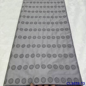 Tissu en coton <span class=keywords><strong>gris</strong></span> brodé à rayures imprimé confortable et doux au toucher Tissu pour vêtements pour hommes - Product Image 1