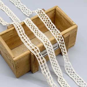 Nastro in Pizzo Francese 100% Cotone Puro, Ecologico, a Maglia Geometrica Stretta, per Cucito e Borse - Product Image 1