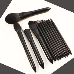 Eihodo - Juego de 12 brochas de maquillaje con mango de madera y pelo animal para base - Product Image 3