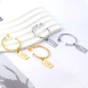 Pendientes de Aro Estilo Coreano Impermeables de Acero Inoxidable con Cruz, Bañados en Oro de 18K, Pendientes Gruesos de Oro - Product Image 6