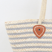 Sac fourre-tout d'été pour femme en paille de maïs naturelle tressée à la main avec poignée en corde de coton rayée grise