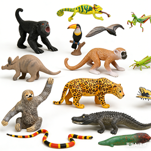 Modellini di Animali della Foresta Amazzonica in PVC: Coccodrillo, Bradipo, Tucano, Camaleonte, Scimmia Urlante, Formicione - Product Image 1