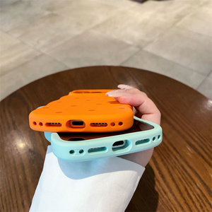 Funda de Silicona Líquida con Bordes Ondulados y Puntos, Colores Frescos, Tacto Suave, para iPhone 17 Pro Max, Carcasa Protectora Antigolpes - Product Image 4