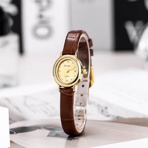2024 Vintage piccolo <span class=keywords><strong>orologio</strong></span> <span class=keywords><strong>d</strong></span>'<span class=keywords><strong>oro</strong></span> per le donne delicato <span class=keywords><strong>cinturino</strong></span> in <span class=keywords><strong>pelle</strong></span> <span class=keywords><strong>con</strong></span> Retro piccolo quadrante analogico Charm vendita calda per gli studenti - Product Image 3