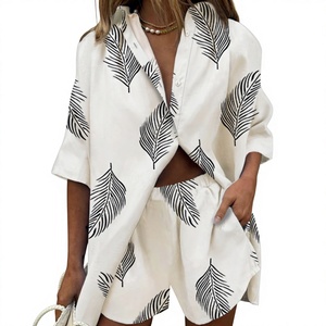 Ensemble deux pièces été 2025 pour <span class=keywords><strong>femme</strong></span>, style européen et américain : chemise imprimée à manches courtes et short en polyester à taille élastique et jambes larges - Product Image 1