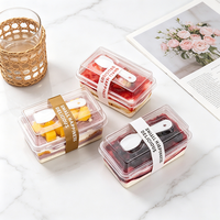 Boîte à dessert en plastique transparent avec logo personnalisé et cuillère, récipient jetable pour tiramisu, gâteaux aux fruits et mousse