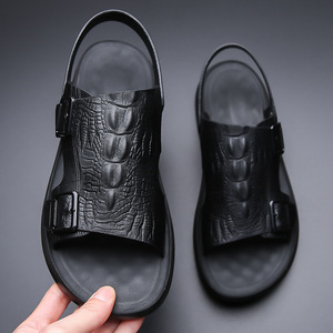 Sandales à brides croisées pour hommes en cuir marron à semelle souple, chaussures de plage à enfiler pour jeunes de 18 à 40 ans - Product Image 2