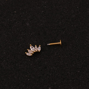Pendiente de acero inoxidable plano de 16G con cristal, flor, corona, corazón, luna y circonita cúbica para labret, cartílago, hélix, <span class=keywords><strong>daith</strong></span>, ideal para compromiso. - Product Image 3