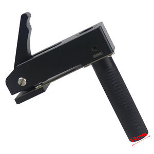 Pince de maintien <span class=keywords><strong>en</strong></span> acier 19/20MM à action rapide OEM pour le travail du bois Nouvel outil de trou de <span class=keywords><strong>chien</strong></span> de bureau Tête de coupe <span class=keywords><strong>en</strong></span> spirale pour banc <span class=keywords><strong>en</strong></span> carbure Fixation rapide - Product Image 3