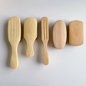 <span class=keywords><strong>Brosse</strong></span> à <span class=keywords><strong>cheveux</strong></span> en poils de sanglier pour hommes avec manche en bois coloré naturel <span class=keywords><strong>Cheveux</strong></span> courts épais <span class=keywords><strong>bouclés</strong></span> ondulés Différentes tailles Dureté Paddle - Product Image 4
