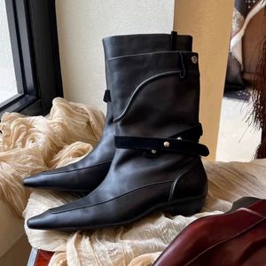 Vente en gros de bottines western en <span class=keywords><strong>daim</strong></span> avec ceinture et bout pointu pour femmes, bottes courtes à enfiler avec talon plat pour femmes - Product Image 3