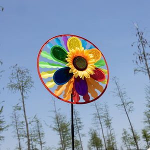 Vente en gros <span class=keywords><strong>de</strong></span> petites éoliennes magiques en plastique arc-en-ciel à bas prix, décoration <span class=keywords><strong>de</strong></span> <span class=keywords><strong>jardin</strong></span>, éolienne tournesol pour l'extérieur, pour la maison - Product Image 1