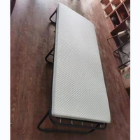 Vente en gros en usine Lit pliant d'extérieur portable pour maison, hôtel avec matelas de qualité supérieure Lit pliant simple en métal