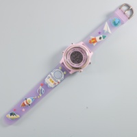 Les montres numériques pour enfants de haute qualité fabriquées en Chine, avec des motifs mignons, sont profondément aimées par les garçons et les filles