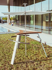 Juego de Barras Triangulares Integradas de Acero Inoxidable |   Mesa y Sillas Comerciales para Exteriores, Resistentes a la Intemperie, para Patios, Terrazas y Plazas - Product Image 2