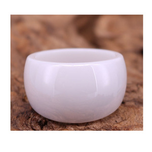 Anillo de sello de circonio blanco anómalo de 10mm de venta superior, anillo de cerámica blanca de pureza de moda - Product Image 1