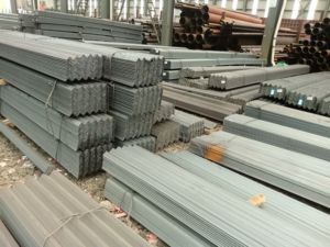 <span class=keywords><strong>Barre</strong></span> d'angle en acier <span class=keywords><strong>galvanisé</strong></span> à chaud 30x30 40x40 50x50mm, égal et inégal, norme Q235 GB, pour la construction - Product Image 6