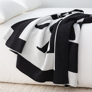 Lettres noires et blanches Jacquard 100% acrylique épais tricoté couverture Super doux et chaud luxe jeter pour lit canapé - Product Image 5