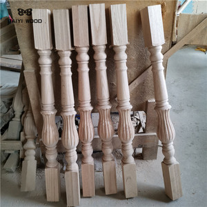 عمود درابزين سلالم منحوت يدويًا من الخشب الصلب بتصميم عتيق - Product Image 4