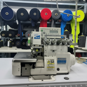 Offre Spéciale – Machine à Coudre Industrielle XINQIRUI M700 d'Occasion, 6 Fils, 3 Aiguilles, Point de Sécurité, Point Overlock, Moteur Direct, en Métal - Product Image 1
