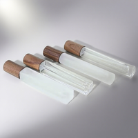 Vente en gros Mini flacon de parfum en verre dépoli de luxe 8ml 10ml 15ml Couvercle de pulvérisation étanche carré unique sérigraphie en boîte
