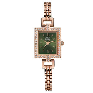 Montre élégante pour femme, petit cadran carré, bracelet en alliage, montre à quartz étanche de haute qualité et raffinée - Product Image 6