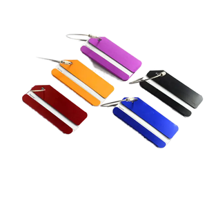 Étiquettes de bagages en métal pour valises avec design rectangulaire à gratter - Product Image 1