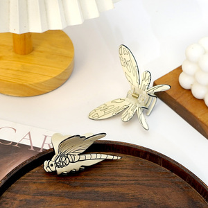 CANAYUAN Diseño Personalizado, Pinza de Pelo de Acetato con Grabado de Libélula y Mariposa de Doble Capa de 9 cm, Venta al por Mayor Personalizada - Product Image 5